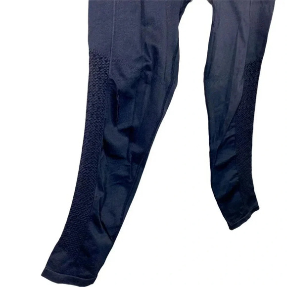 Fabletics M black leggings with mesh detail on leg - Picture 4 of 5